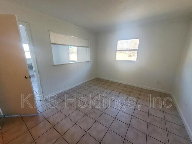 Foto del edificio - 2300 Alfalfa Ln
