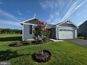Building Photo - 38493 Barberry St