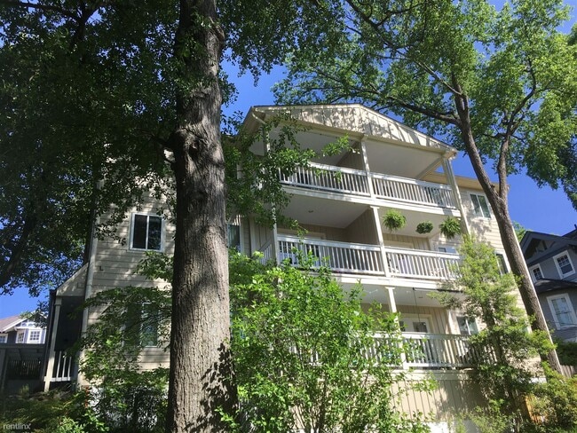 Building Photo - 2 br, 2 bath Apartment - Cedar Niche I D