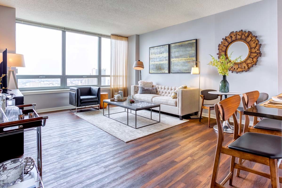 Foto principal - 364 N Halsted St
