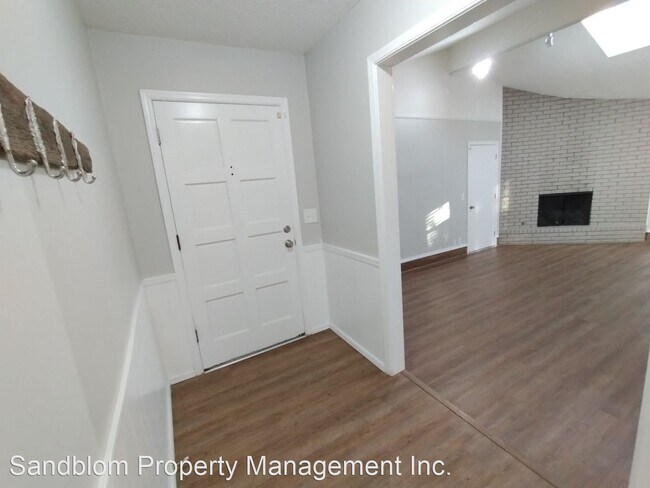 Foto del edificio - 3 br, 2 bath House - 7022 East 50th Place