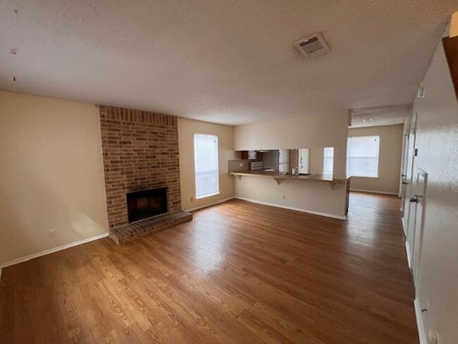 Building Photo - Hu Properties2 (3308 Dunliegh Dr)