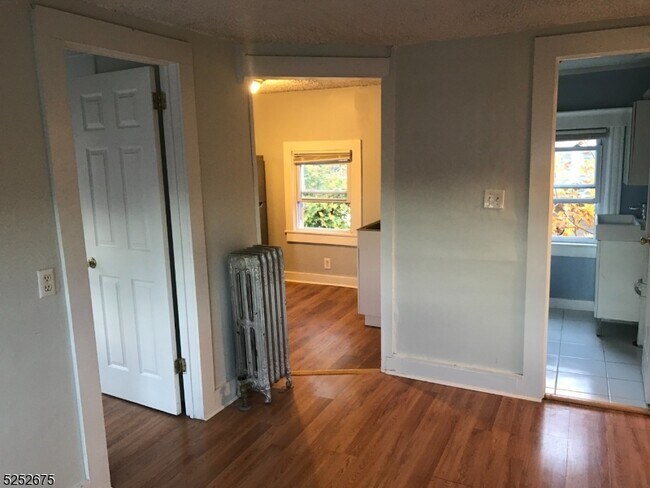 Foto del edificio - 156 Valley Rd