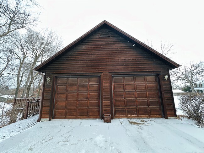 Building Photo - 2391 Clover Ln