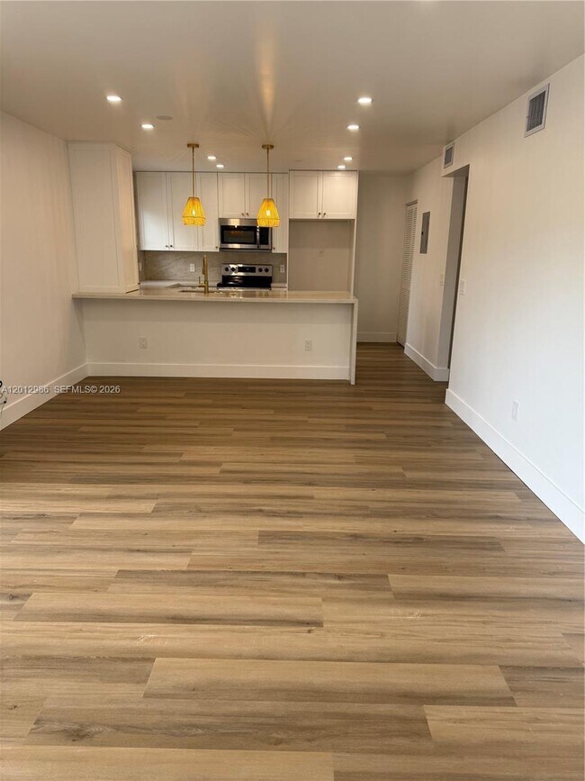 Foto del edificio - 7775 SW 86th St