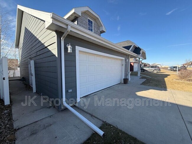 Foto del edificio - 716 49th St N