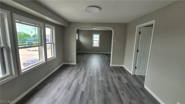 Foto del edificio - 3278 W 117th St