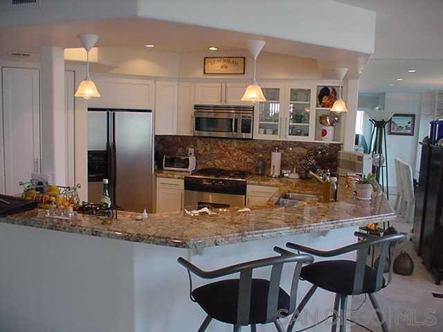 Building Photo - 2120 Vallecitos