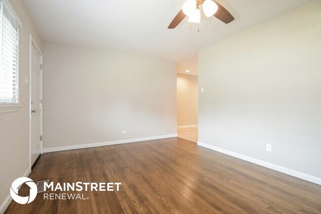 Building Photo - 1290 Aspen Dr