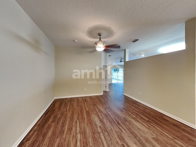 Building Photo - 734 Mackenzie Cir