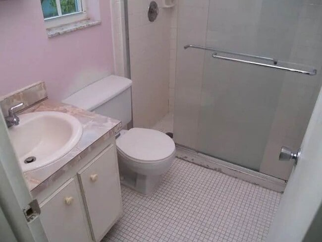 Building Photo - 7241 Southgate Blvd