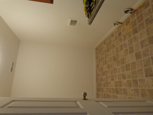 Building Photo - Beautiful Richfield Condominium
