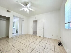 Building Photo - 1109 SW 48th Terrace
