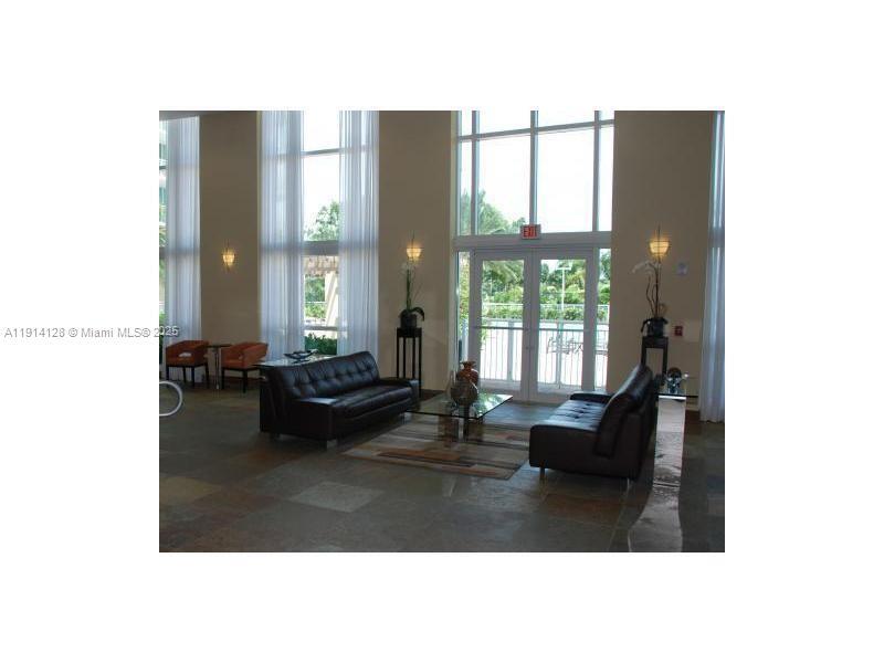 Foto principal - 1745 E Hallandale Beach Blvd