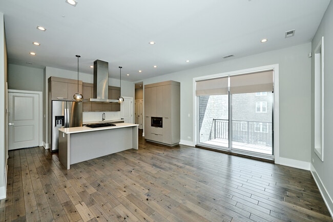 Dining / Living - 1752 W 18th Pl