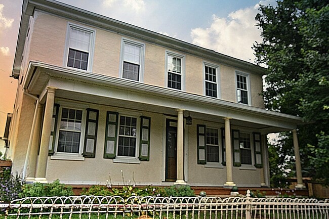 Building Photo - 9413 Kings Hwy