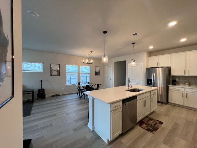Foto del edificio - 4256 Skyridge Dr