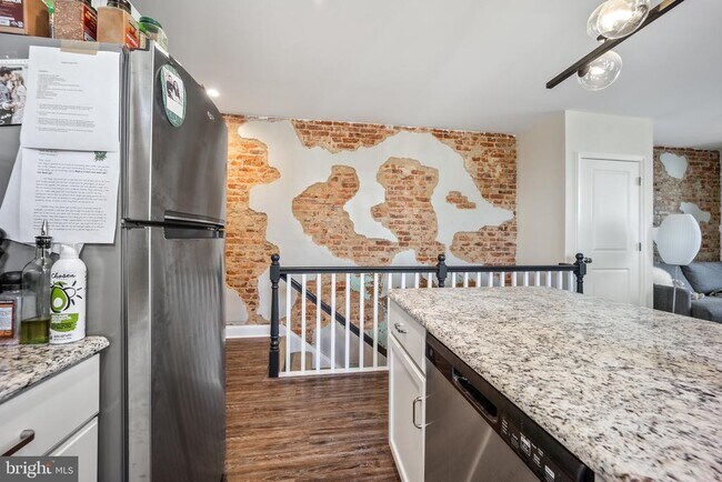 Foto del edificio - 306 E Front St