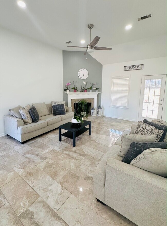 Foto del edificio - 3144 Long Bridge Ln