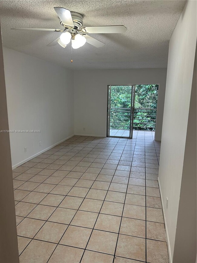 Foto del edificio - 4394 NW 9th Ave
