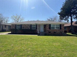 Building Photo - 2820 Oates Dr