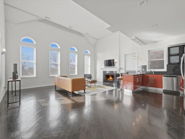 Foto del edificio - 4115 S Drexel Blvd