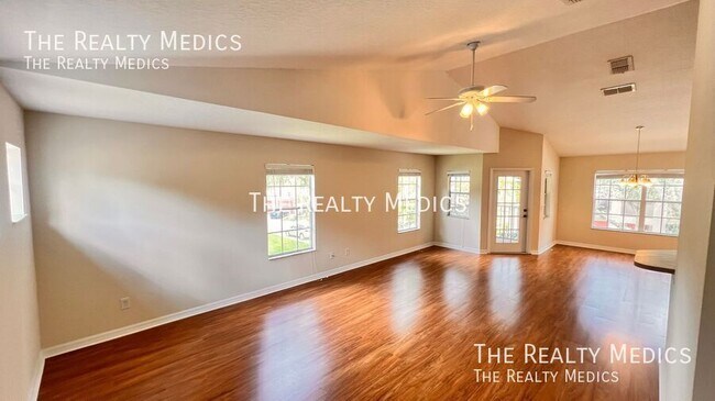 Foto del edificio - 3658 Oakdale Cir