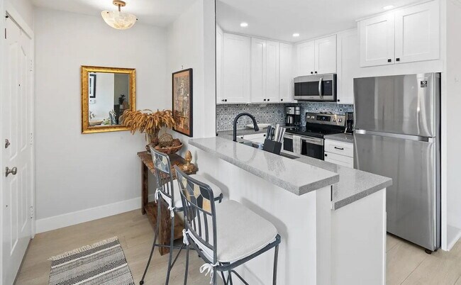 Foto del edificio - Welcome to this immaculate one-bedroom res...