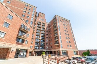 Building Photo - 15 N Beacon St