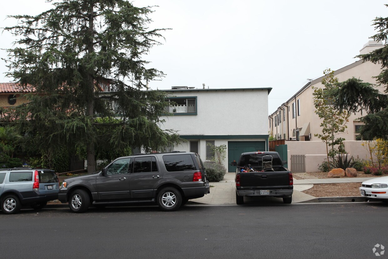 Building Photo - 824 15th St