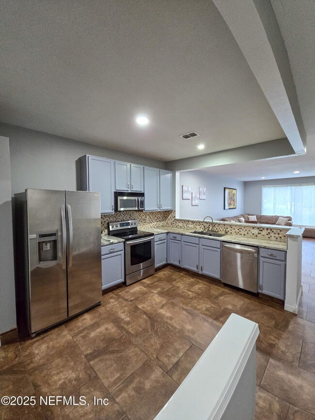 Building Photo - 7990 Baymeadows Rd