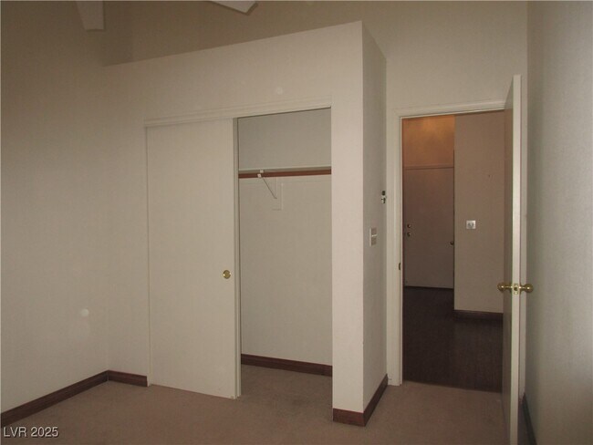 Foto del edificio - 1009 Harp Way
