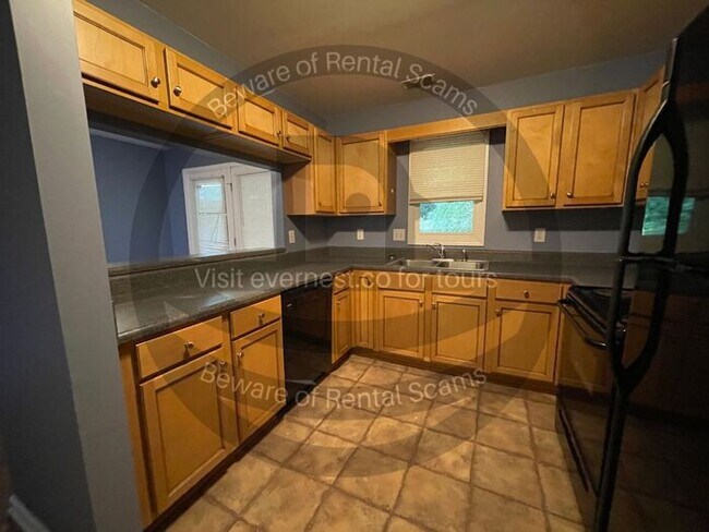 Foto del edificio - 5185 Falling Creek Ln