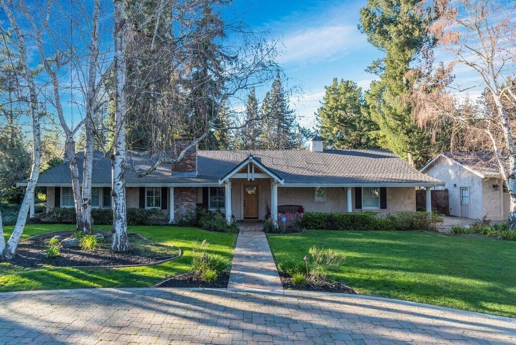 Foto principal - Gorgeous Property on Private Street conveniently located on West Side near Downtown!