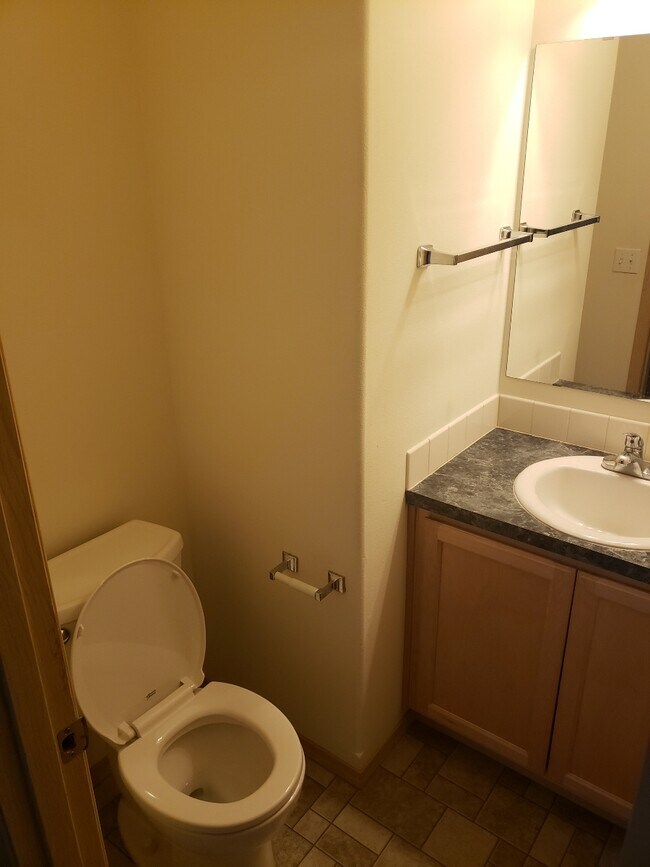 Building Photo - 4538-4520 20th Way NE