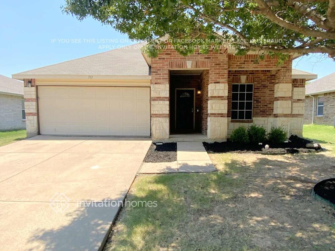 Primary Photo - 713 Wrigley Dr
