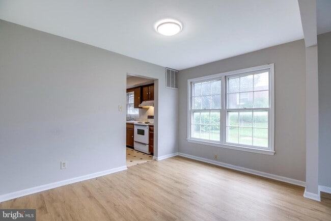 Building Photo - 322 Clay St