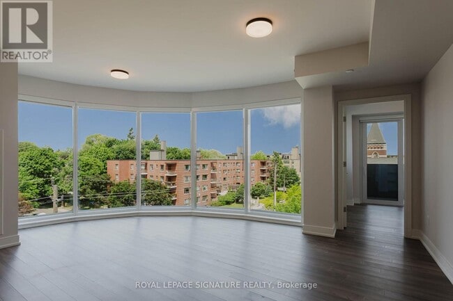 Building Photo - 2525 Bathurst St
