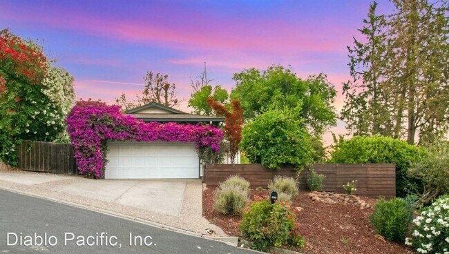 Foto del edificio - 3 br, 2 bath House - 2080 Essenay Ave