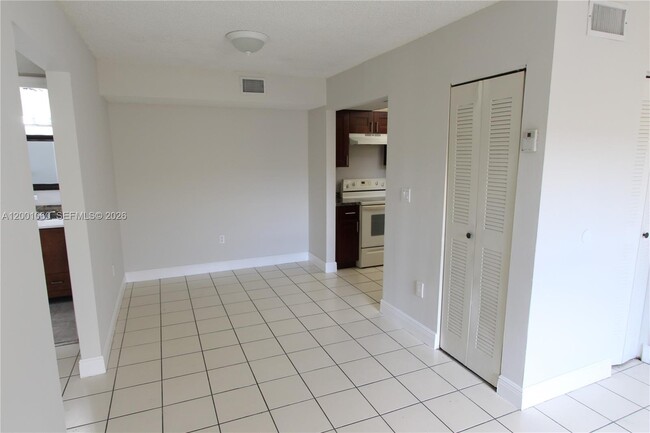 Foto del edificio - 650 NW 114th Ave
