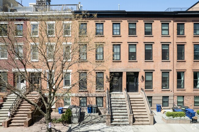 Building Photo - 324 Hudson St