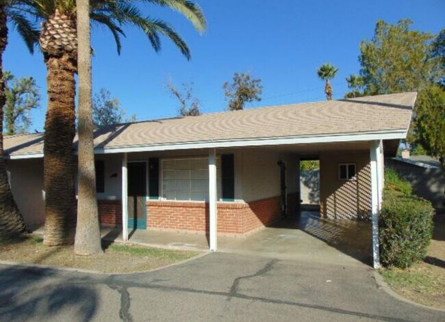 Foto del edificio - 524 W Fairway Dr