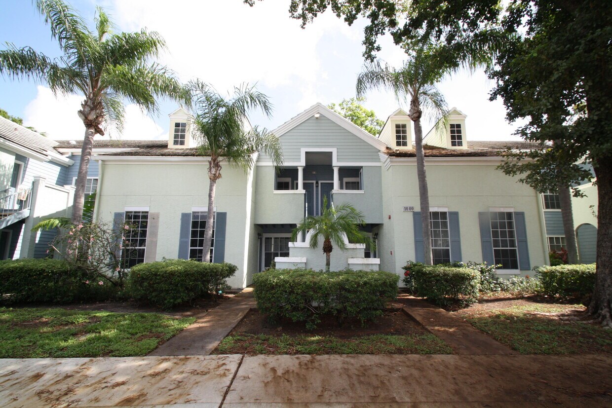 Foto principal - 1000 Crystal Way