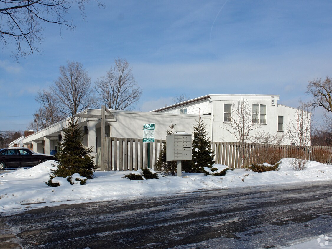 Building Photo - 725 S Atherton St