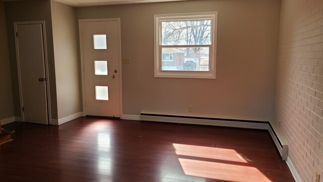 Building Photo - 770 Rosedale Ave