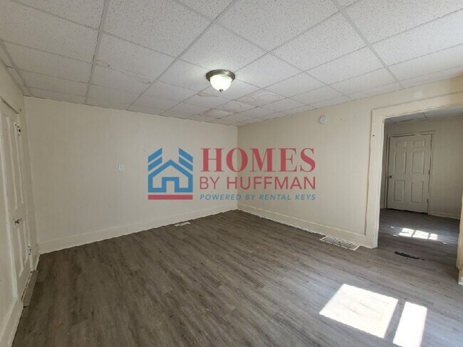 Foto del edificio - Three Bedroom | Two Bath House