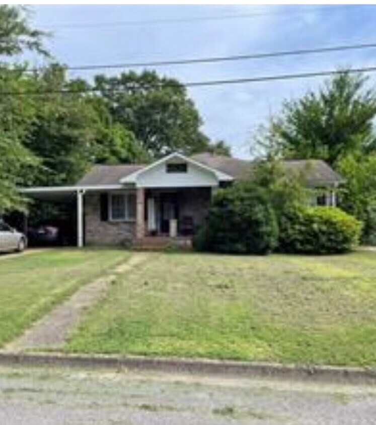 Primary Photo - 104 Orange St