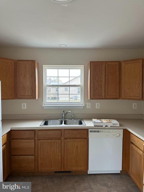 Building Photo - 1110 Finchs Hill Rd