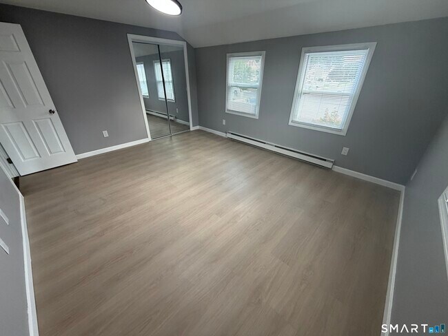 Foto del edificio - 117 Footpath Ln