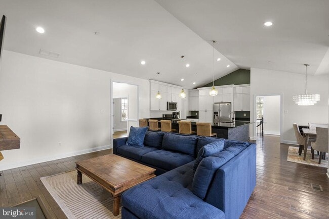 Building Photo - 17601 Crystal Spring Terrace